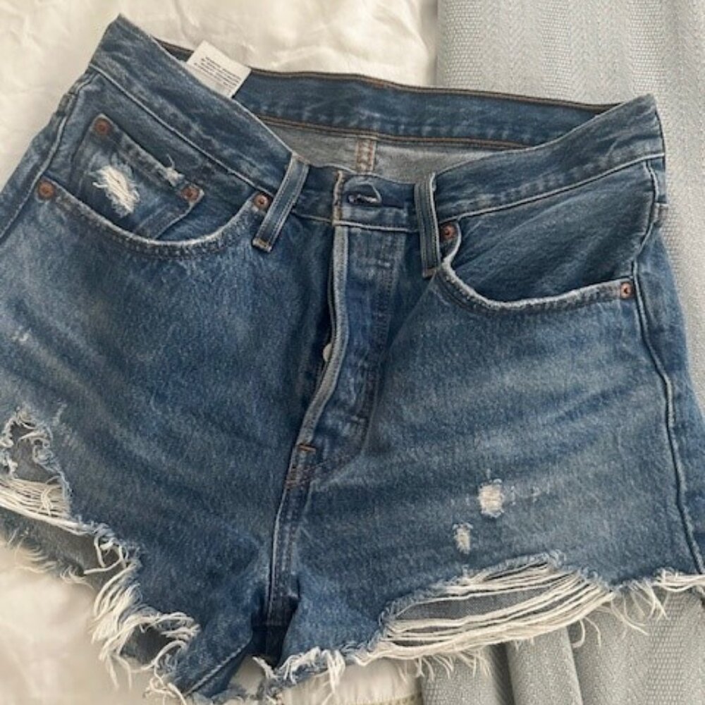 Levi's Ribcage Shorts Size 27